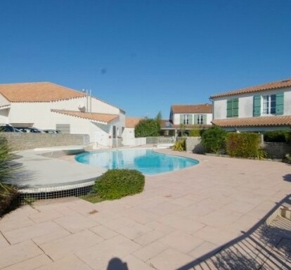 piscine-appartement-location-la-couarde-1