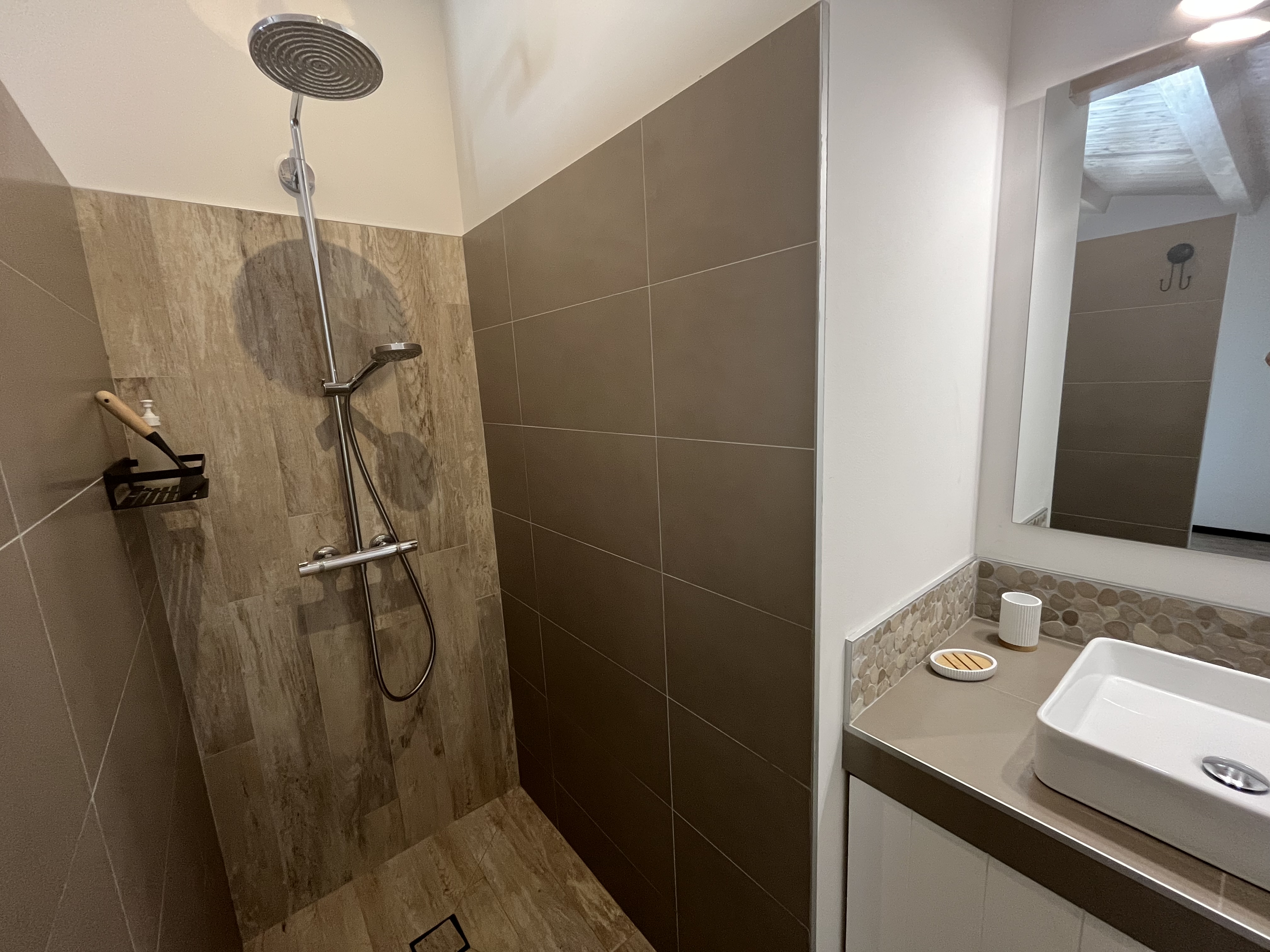 685d502051802.jpg