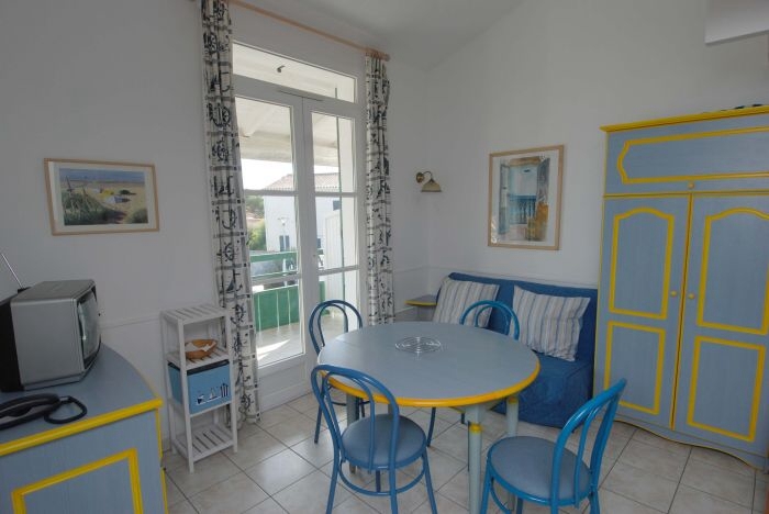 sejour-appartement-location-la-couarde-1